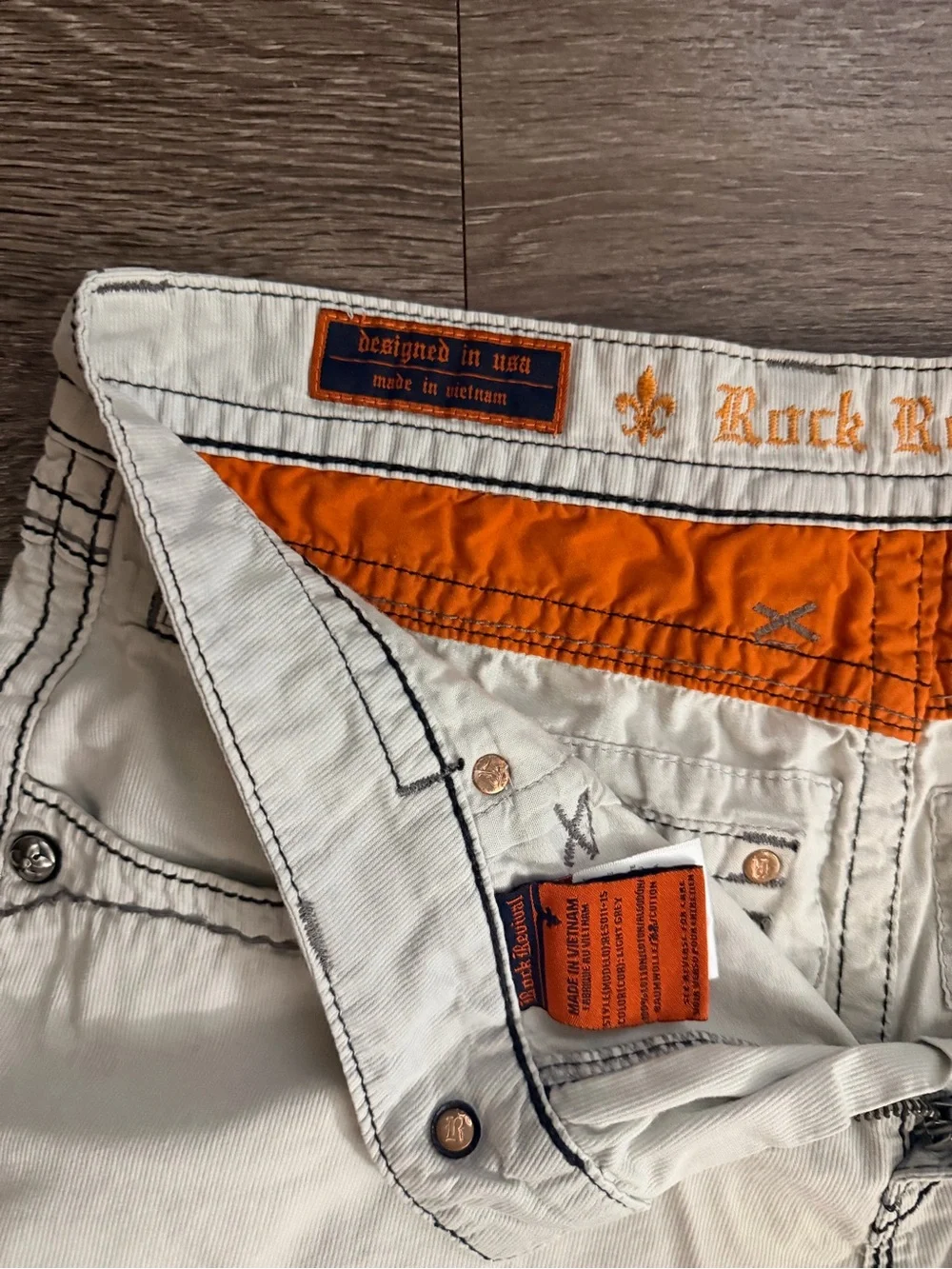 Rock Revival Men’s Cream Slim Flat Front Shorts with Contrast Stitching